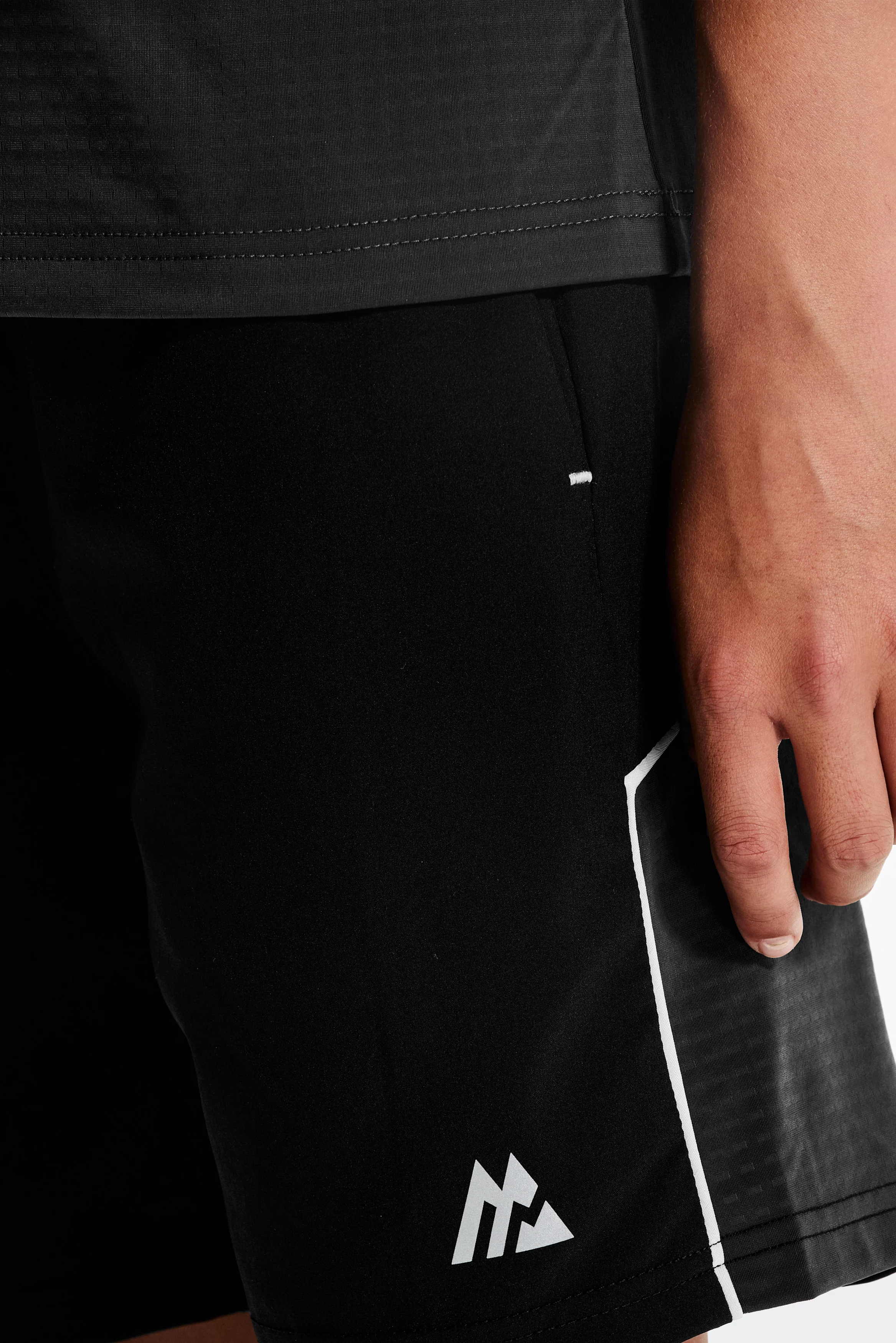 Boys Chroma Short - Black/Asphalt/Light Smoke Grey - Image 5